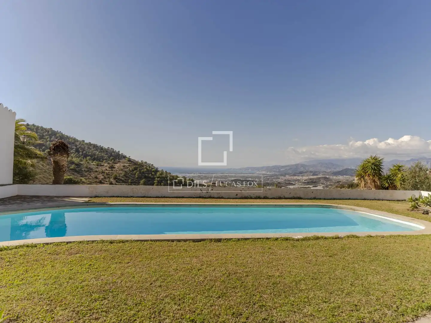 Piscina de Finca rústica en venda en Motril amb Aire condicionat, Calefacció i Jardí privat