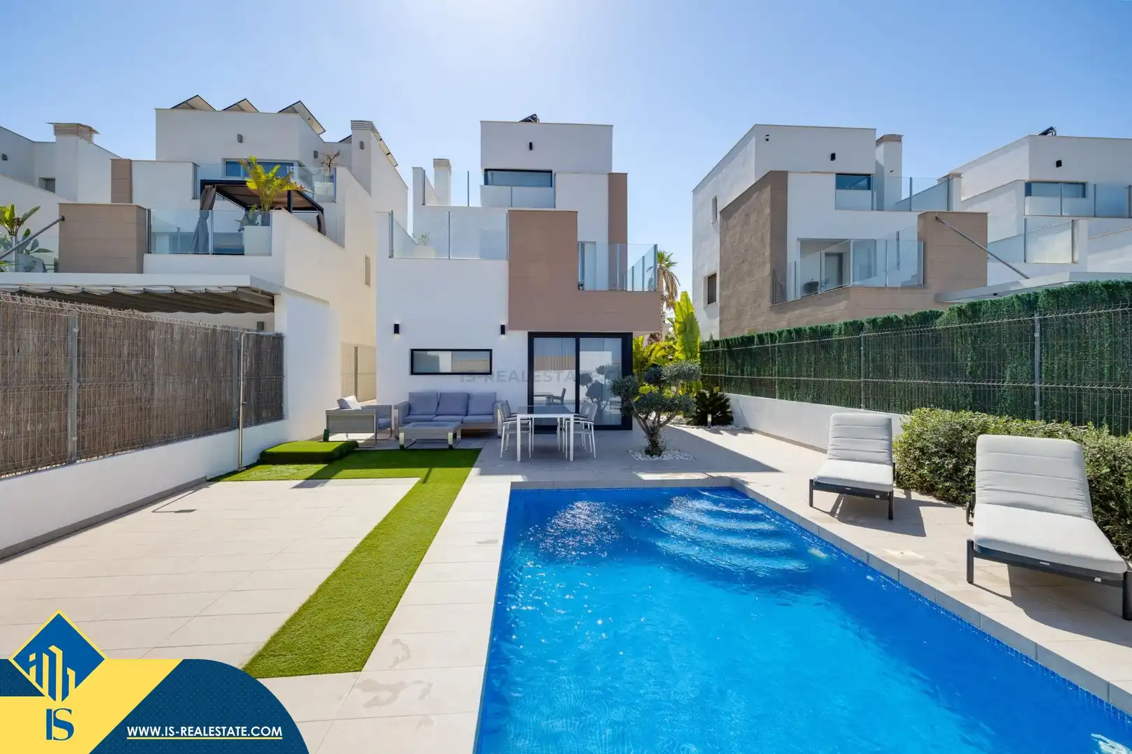 Chalet con piscina en venta en El Raso, imagen 3
