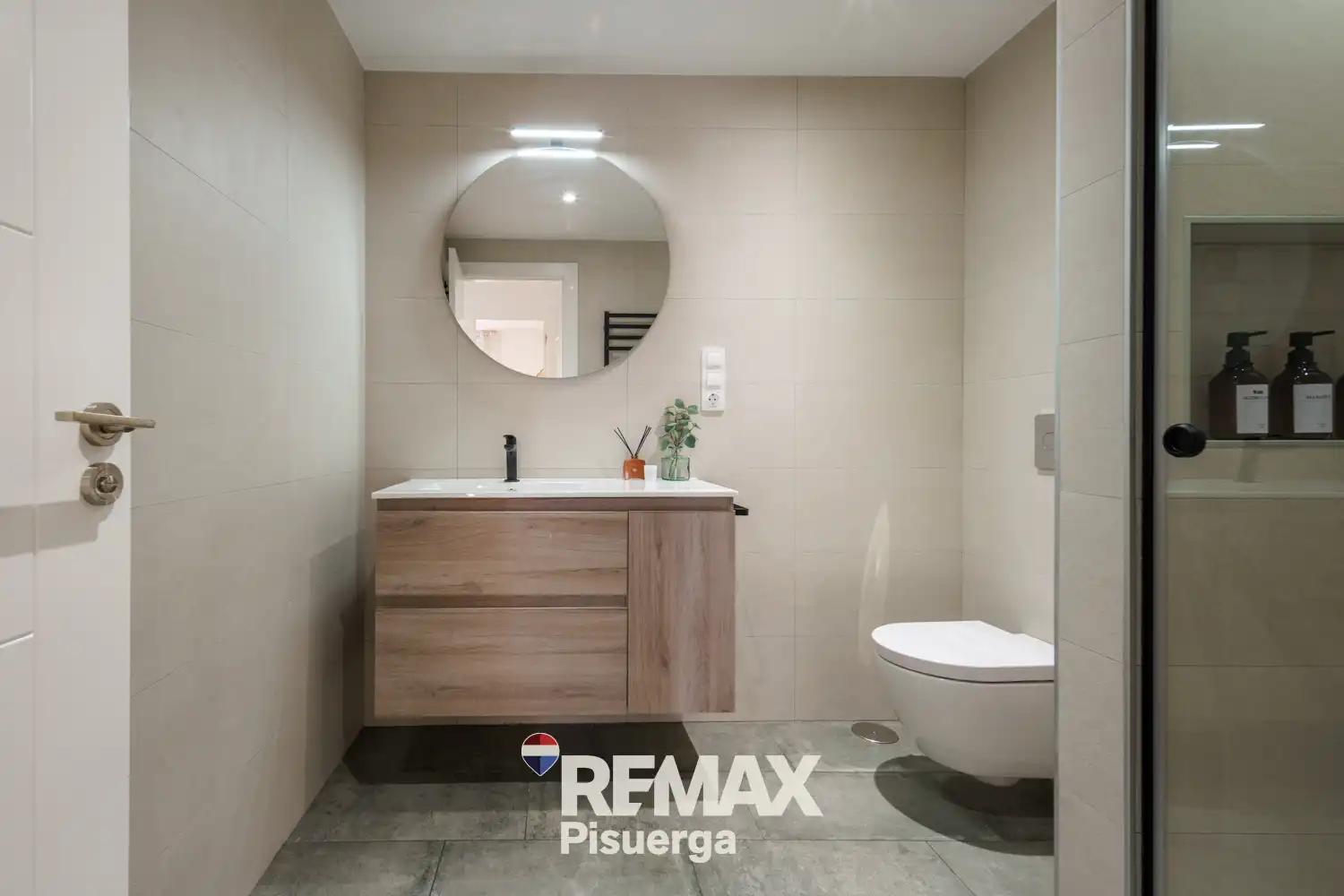 Baño de Piso en venta en Valladolid con Calefacción, Parquet y Terraza