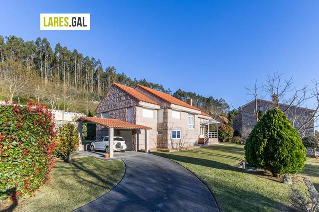 Casa-chalet en Venta en Serra Poñente en Darbo
