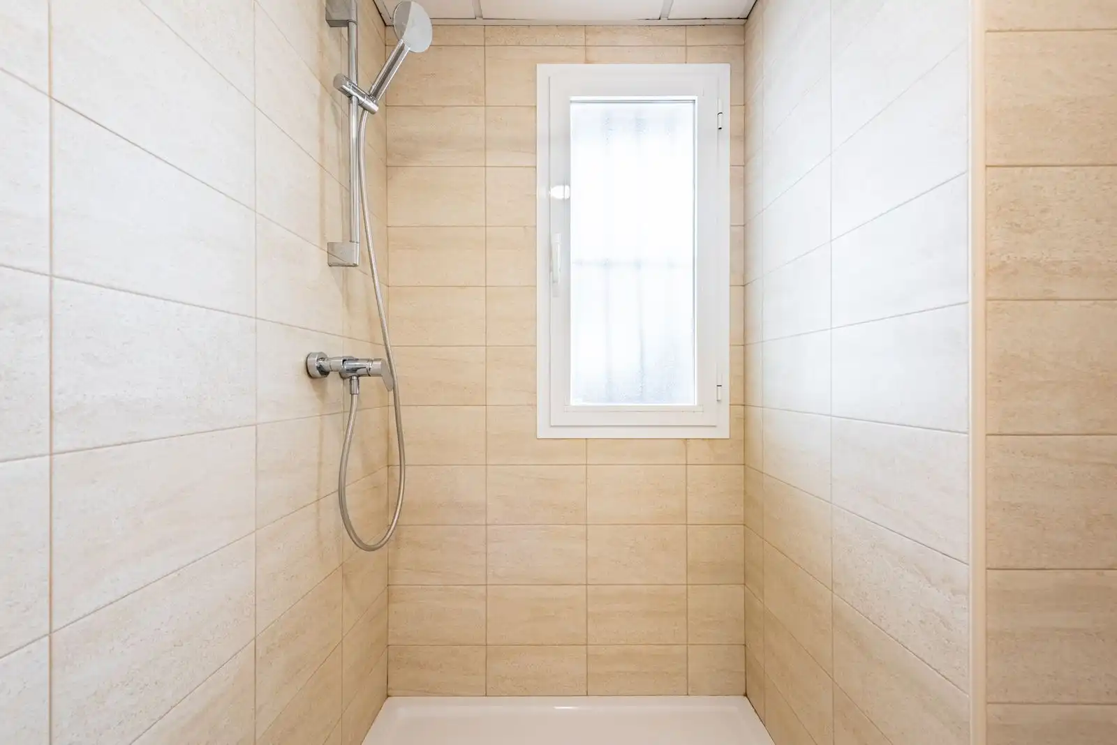 Baño de Casa adosada en venta en Marbella con Aire acondicionado, Terraza y Internet
