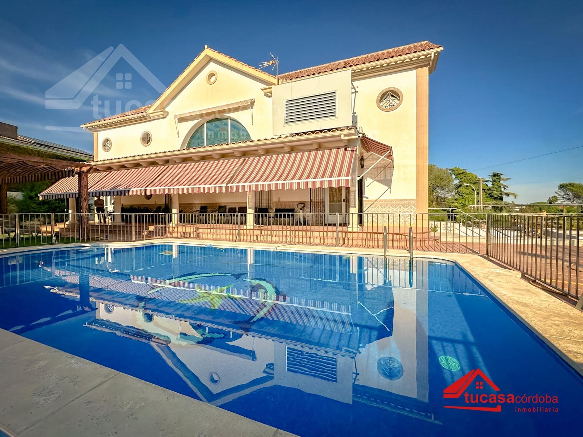 Exterior view of House or chalet for sale in  Córdoba Capital  with Air Conditioner, Heating and Private garden