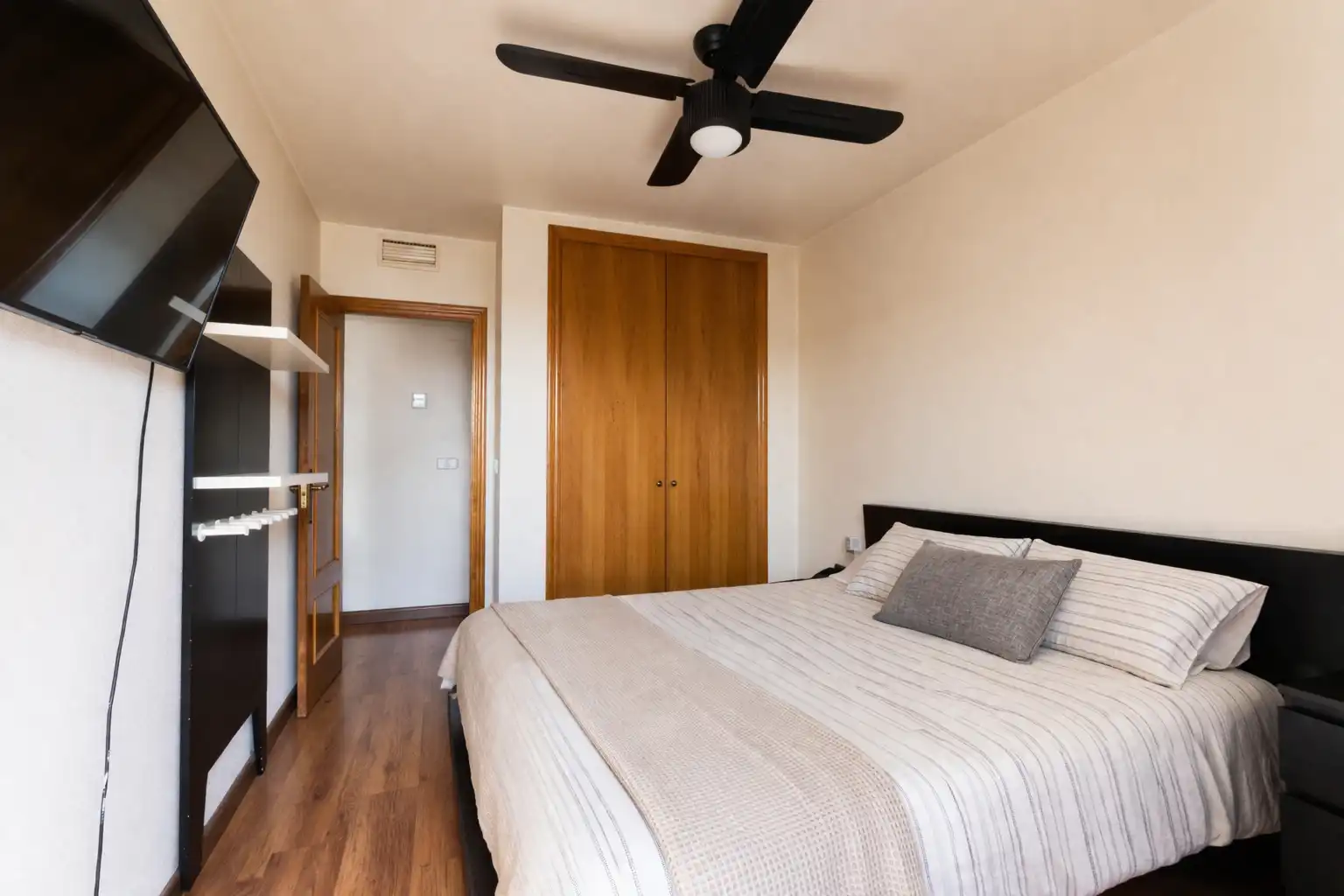 Dormitori de Pis en venda en  Murcia Capital amb Terrassa, Traster i Moblat