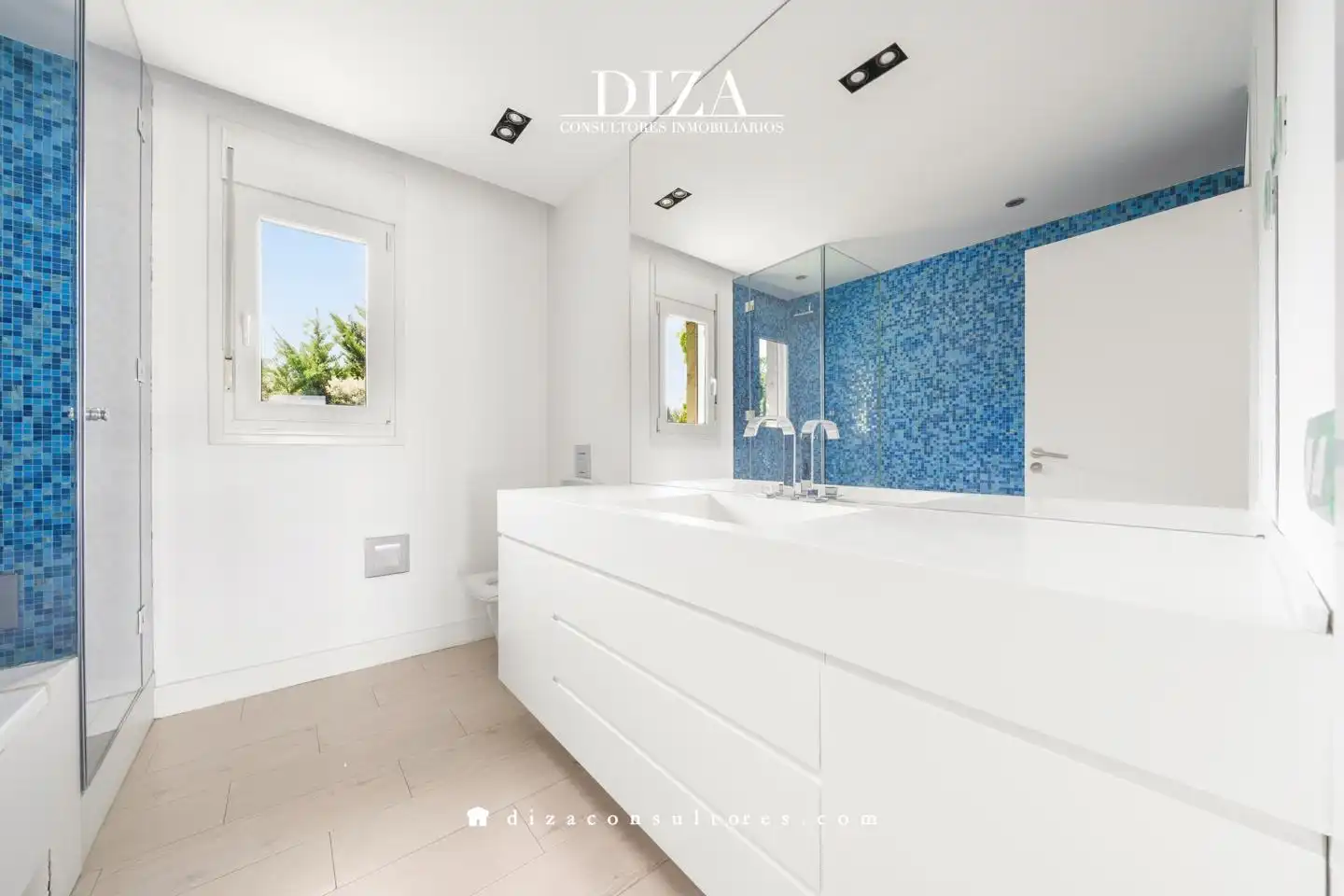 Bathroom of Houses for rent in Madrid  with Air Conditioner, Heating and Private garden