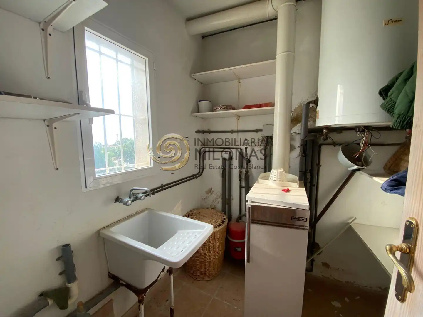 Cuina de Casa o xalet en venda en La Nucia amb Jardí privat, Terrassa i Moblat
