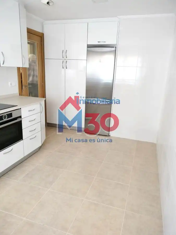 Cuina de Pis en venda en Miranda de Ebro amb Calefacció, Terrassa i Traster