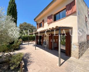 Vista exterior de Casa o xalet en venda en Talamanca amb Aire condicionat, Calefacció i Jardí privat