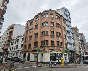 Vista exterior de Pis en venda en Avilés amb Calefacció