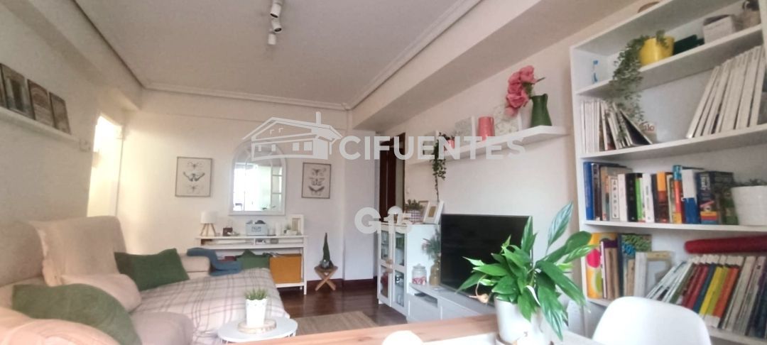 Living room of Flat for sale in Donostia - San Sebastián   with Heating, Storage room and Balcony