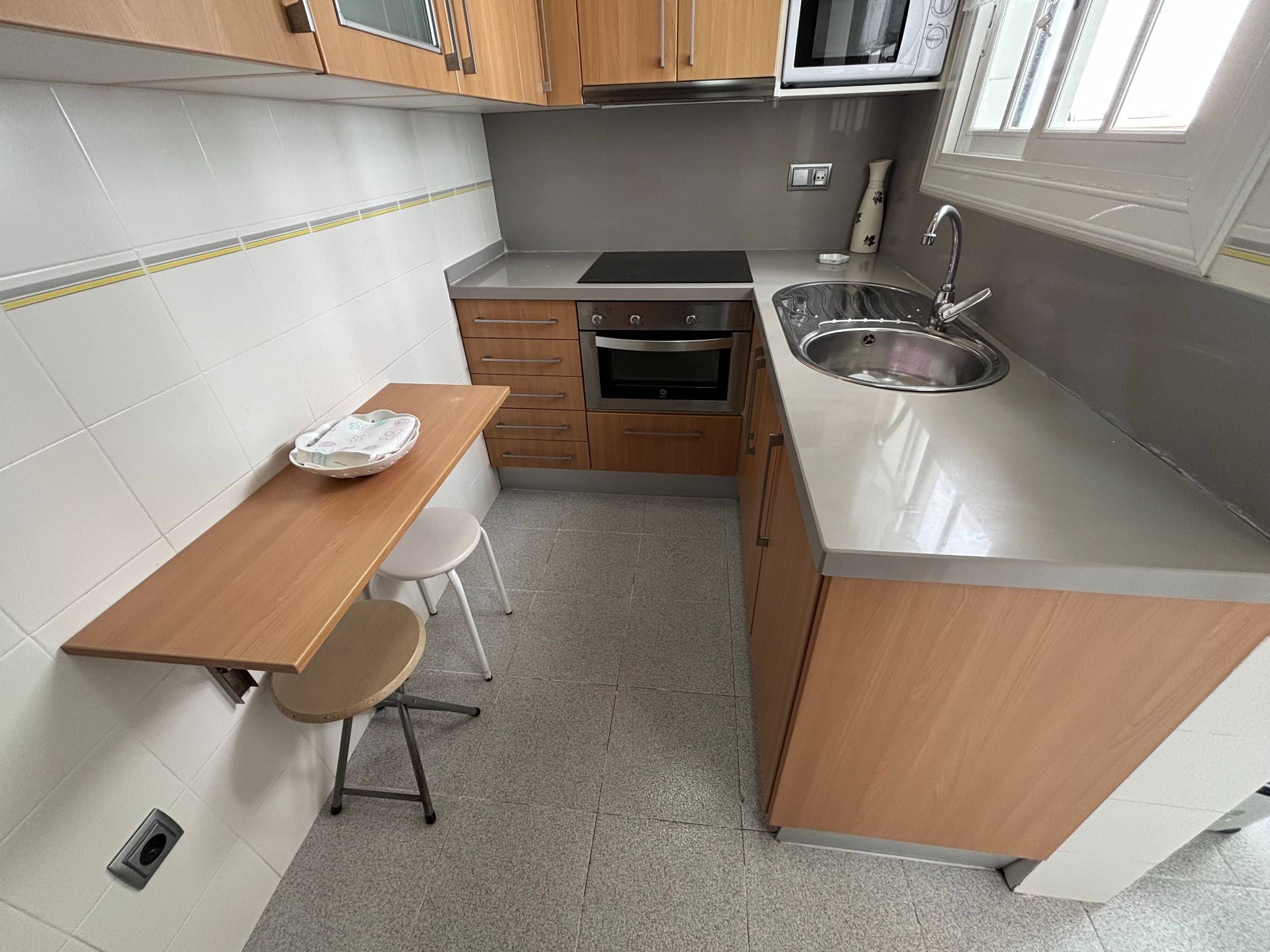 Kitchen of Flat for sale in L'Hospitalet de Llobregat  with Air Conditioner