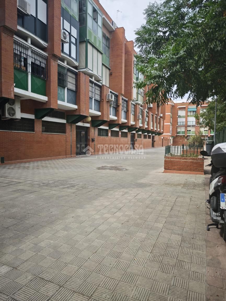 Exterior view of Flat for sale in  Sevilla Capital  with Terrace