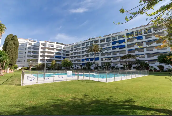 Apartament amb piscina en venda a Avenida José Banús, imagen 18