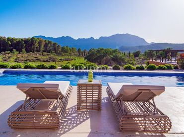 Villa mit Pool zur Miete in Llíber