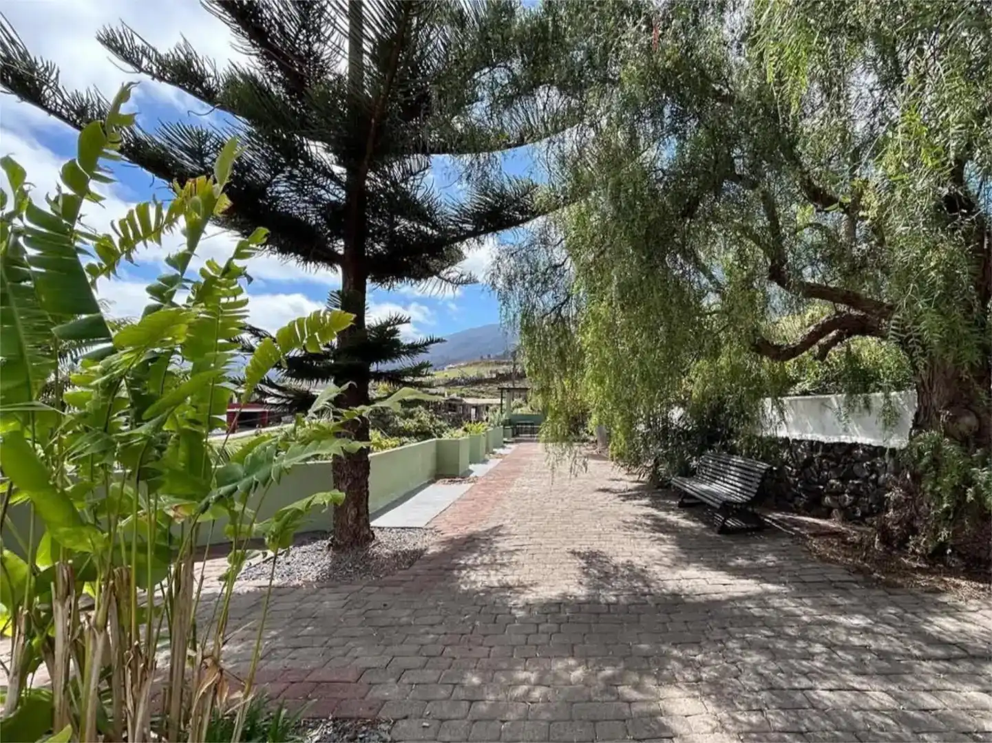 Vista exterior de Casa o chalet de alquiler en Breña Alta con Jardín privado, Amueblado y Balcón