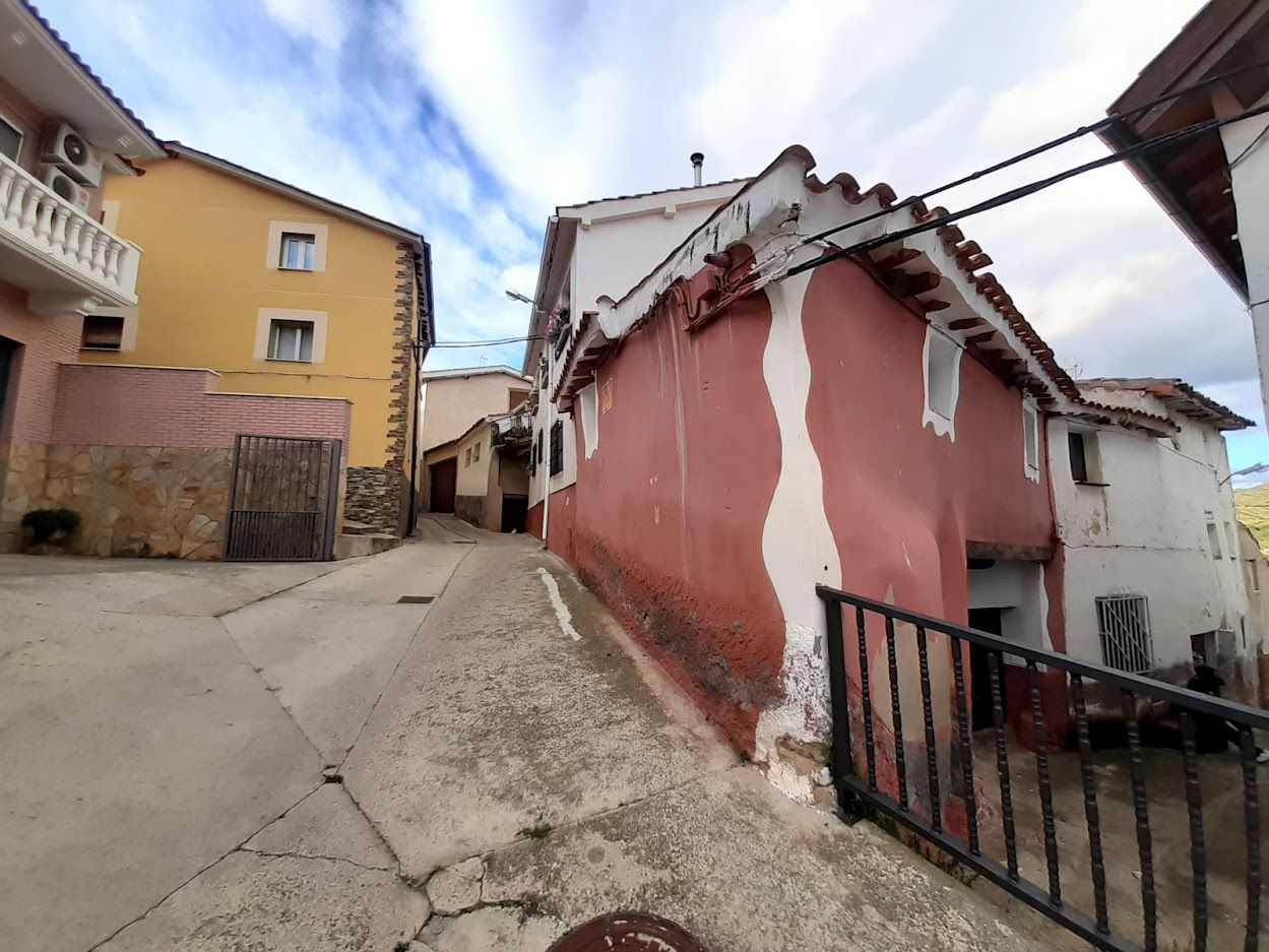 Vista exterior de Casa o xalet en venda en Préjano amb Moblat
