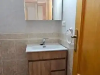 Baño de Apartamento de alquiler en Playa de la Concha