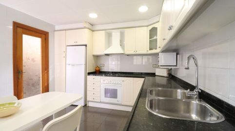 Foto 5 de Casa adosada en venta en Carrer Ramon Berenguer, La Romànica, Barberà del Vallès
