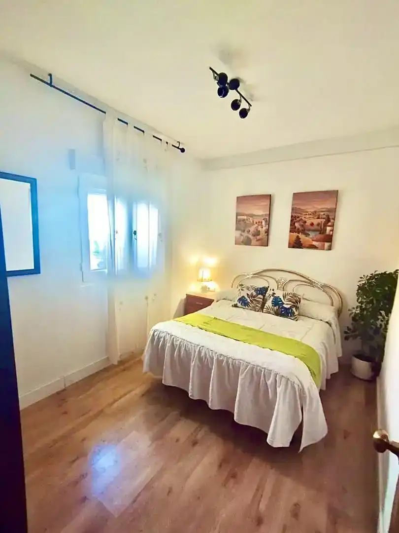 Habitación de Piso en venta en Maracena con Aire acondicionado, Piscina y Balcón