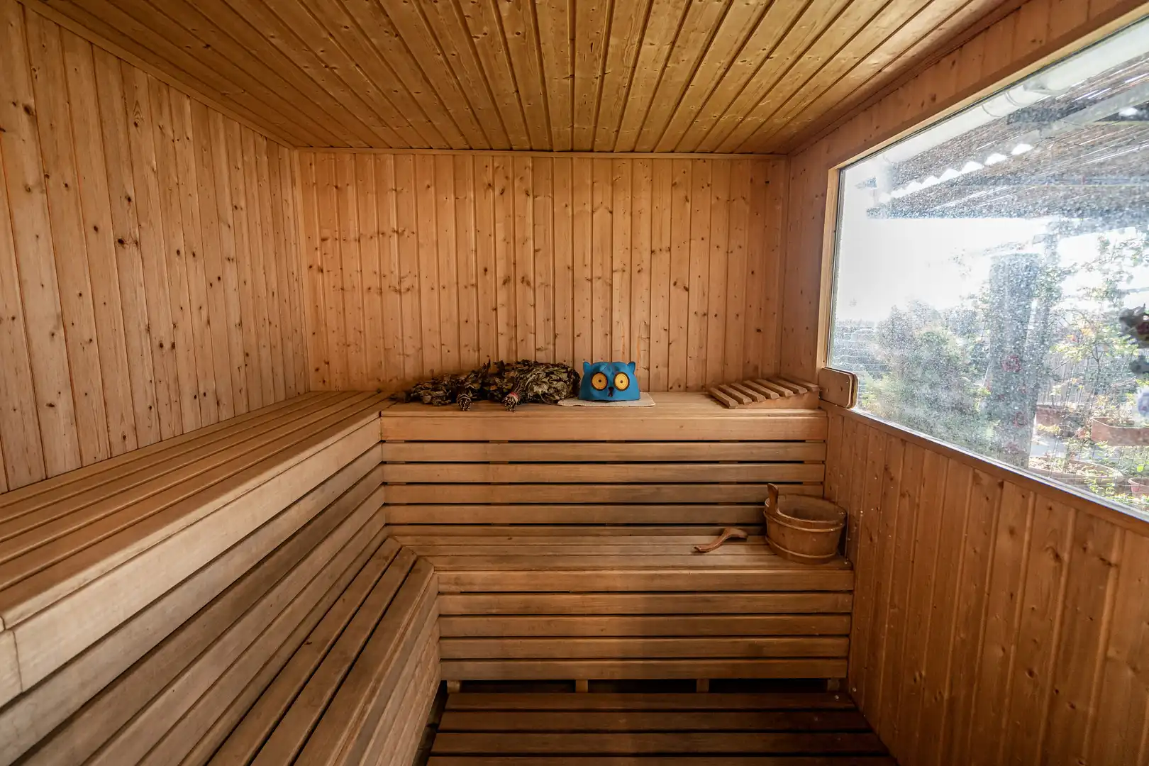 Schlafzimmer von Fabrikhallen zum Verkauf in Marbella