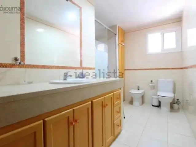 Bathroom of Flat for sale in Casco Antiguo