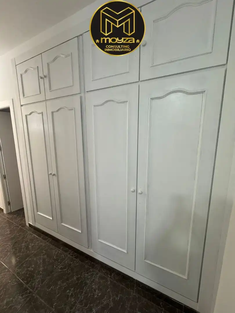 Appartamento con terrazza in affitto a Hospital, imagen 9