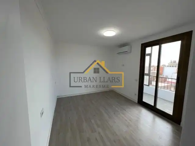 Piso en venta en Mataró con Balcón