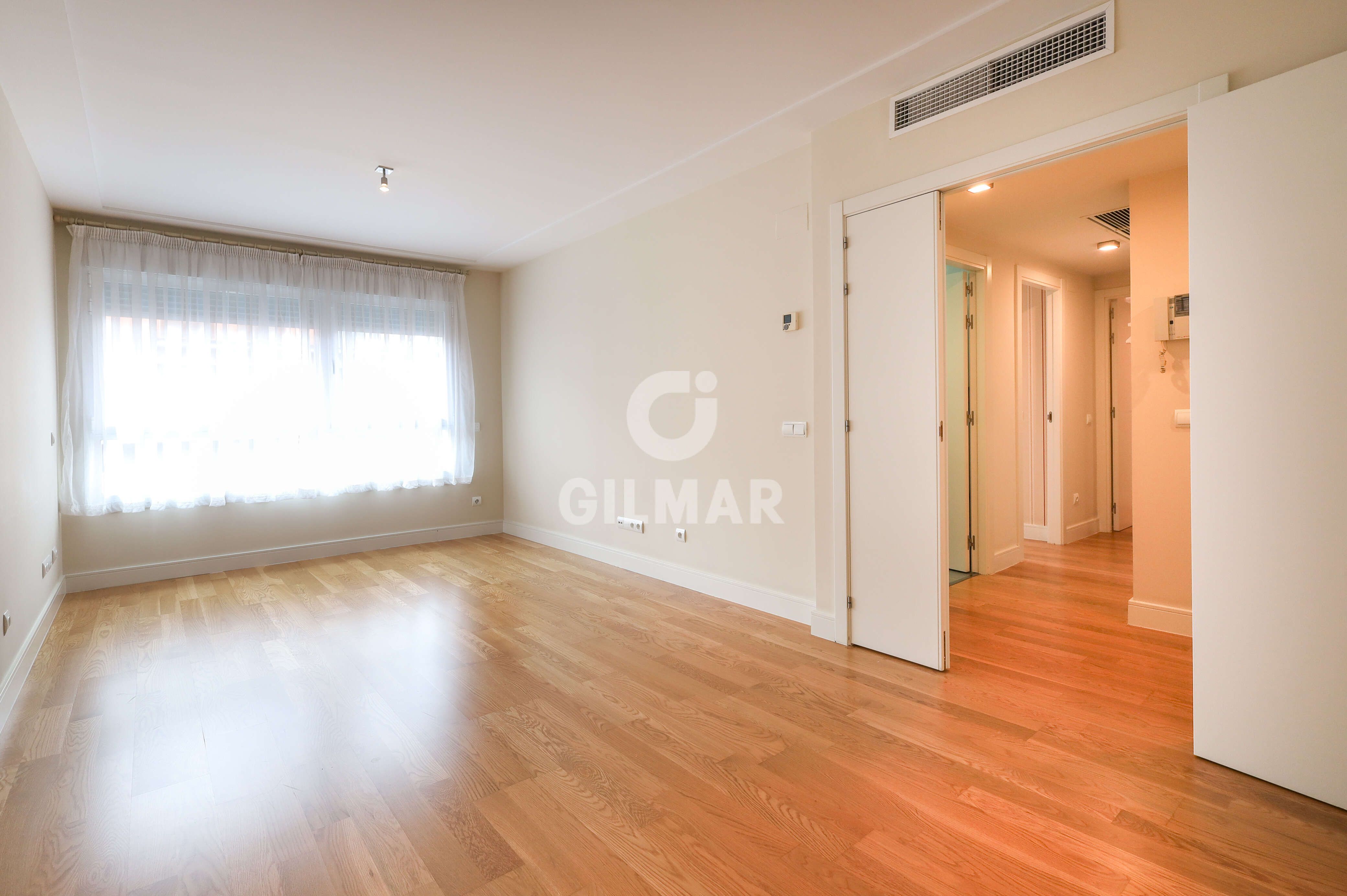 Bedroom of Flat for sale in  Madrid Capital  with Heating, Private garden and Storage room