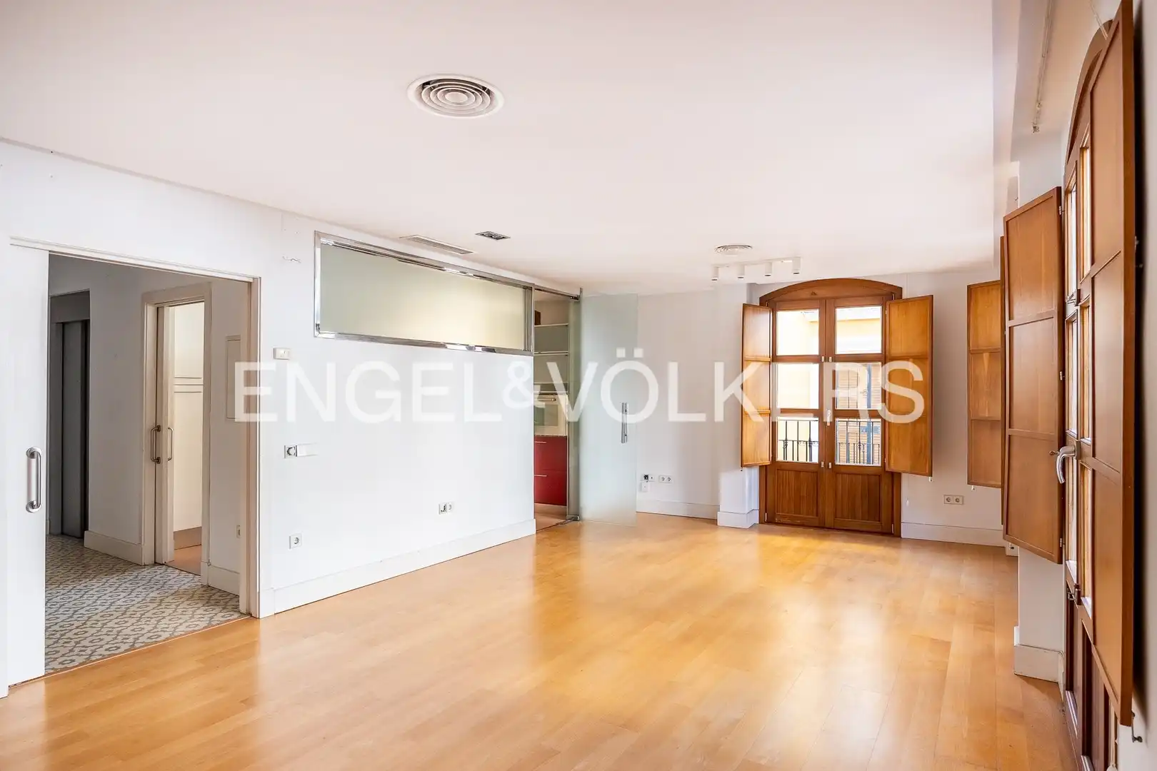 Houses for sale in Sevilla  with Air Conditioner, Heating and Storage room