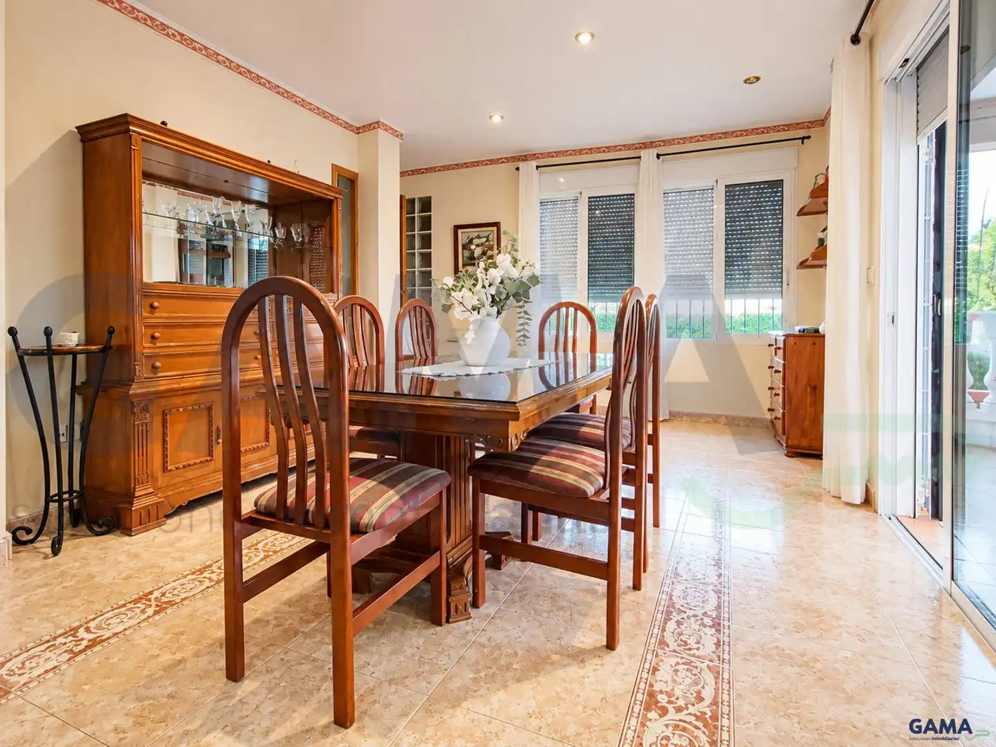 Dining room of Houses for sale in Alzira  with Air Conditioner and Swimming Pool