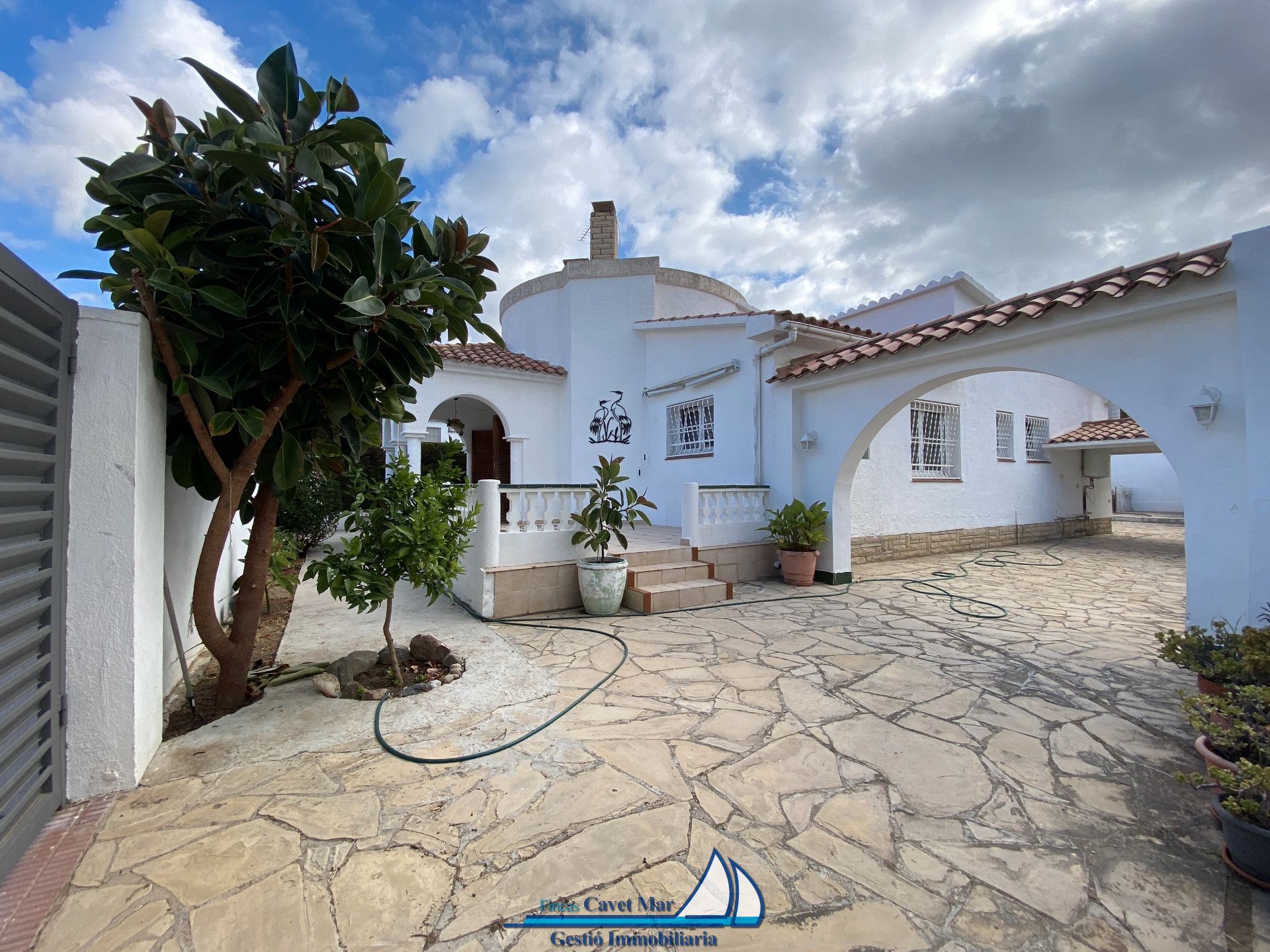 Vista exterior de Casa o xalet en venda en Cambrils amb Calefacció, Jardí privat i Terrassa