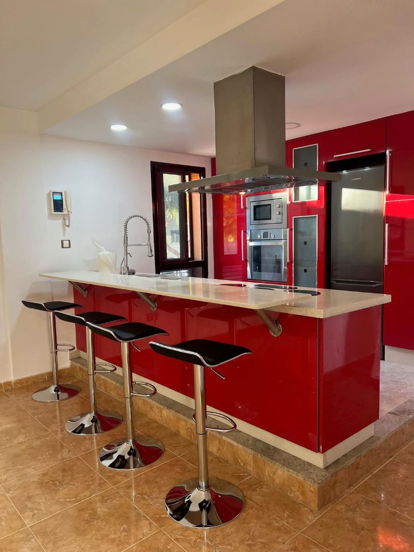 Kitchen of Flat to rent in Telde  with Oven, Washing machine and Microwave