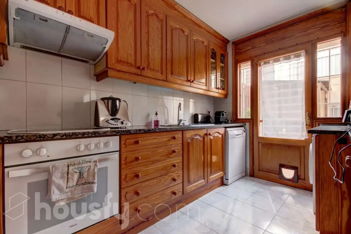 Casa amb terrassa en venda a Carrer de Sant Tomàs ., imagen 6