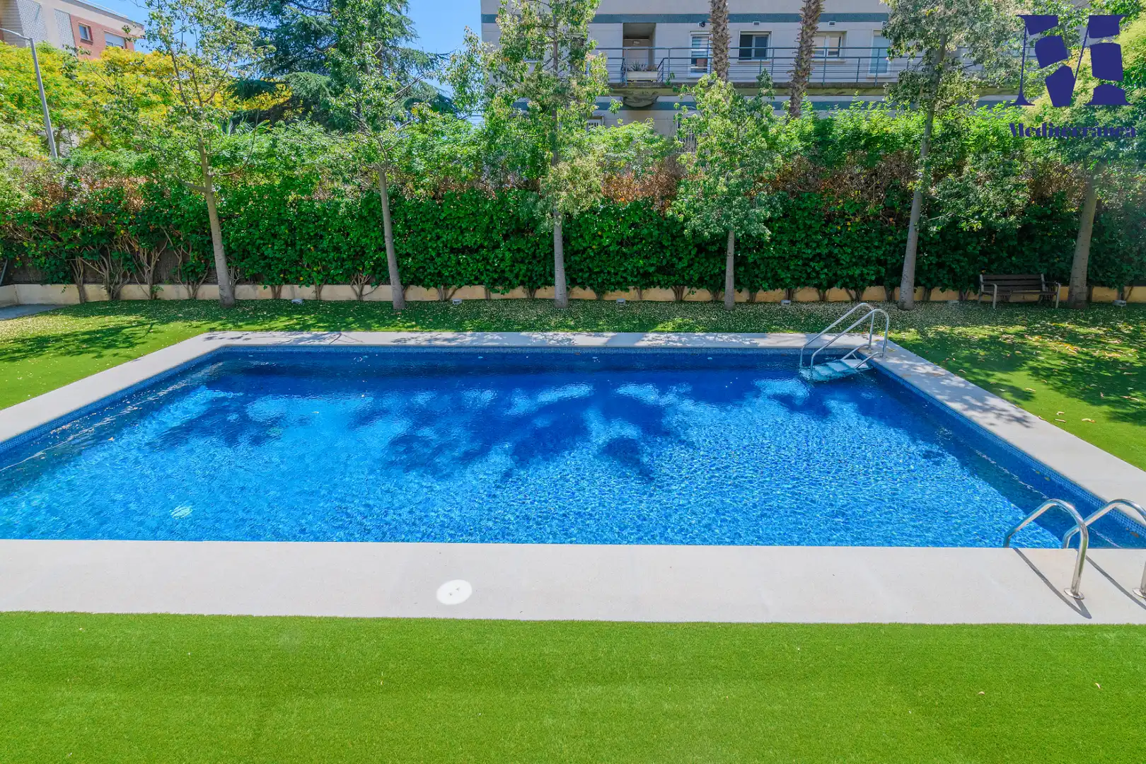 Swimming pool of Flat for rent in Castelldefels  with Air Conditioner, Heating and Parquet flooring