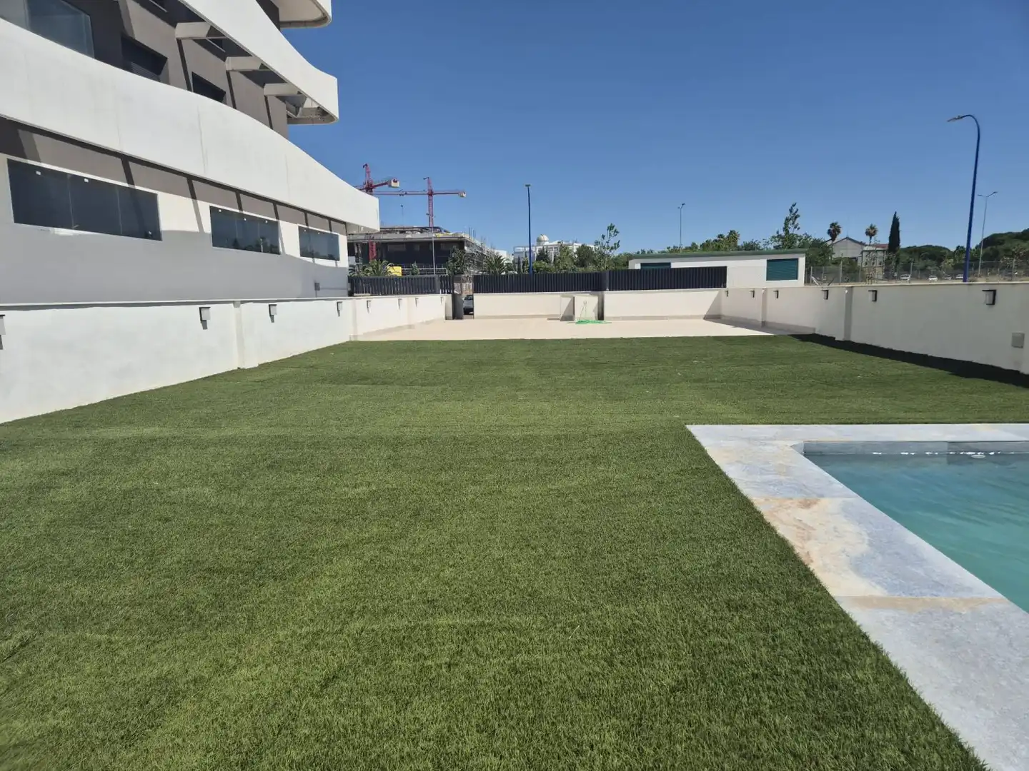 Piscina de Apartament de lloguer en Badajoz amb Aire condicionat, Calefacció i Terrassa