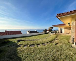 Vista exterior de Casa o xalet de lloguer en Vigo  amb Calefacció, Jardí privat i Terrassa