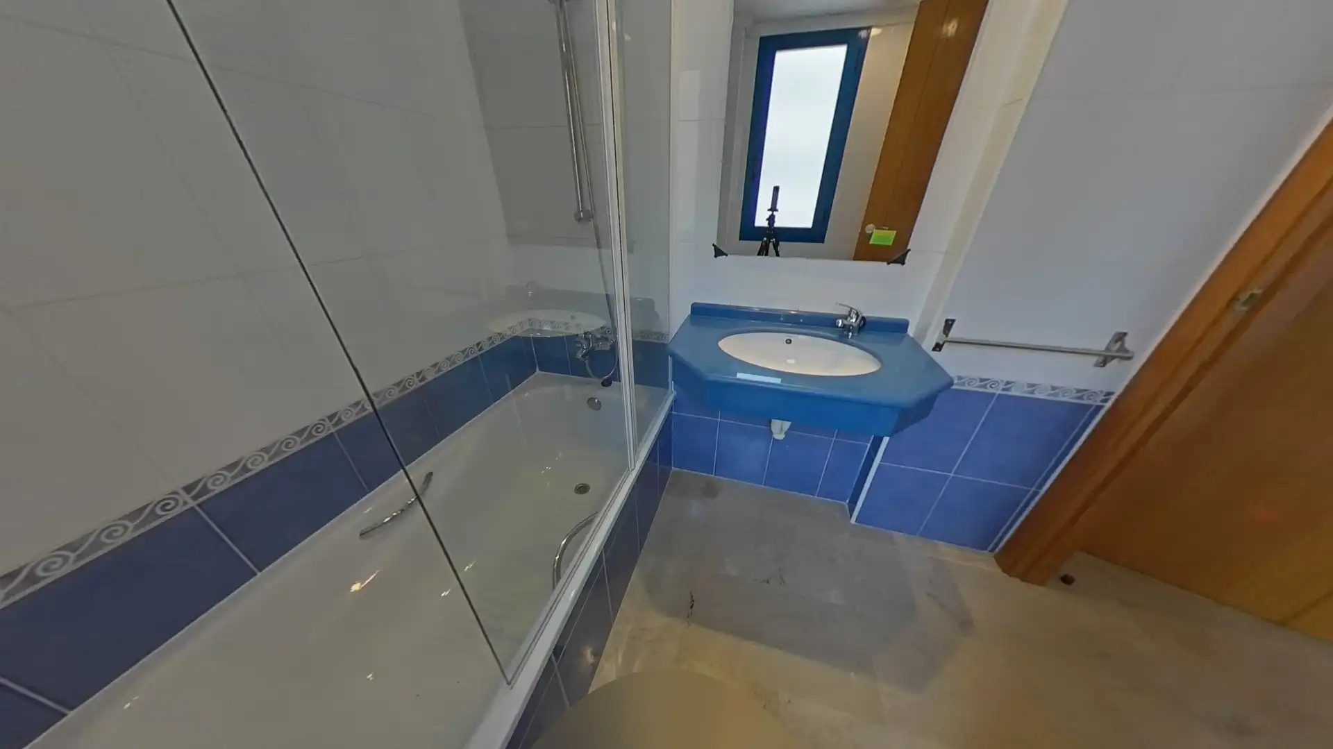 Baño de Piso en venta en Calpe / Calp