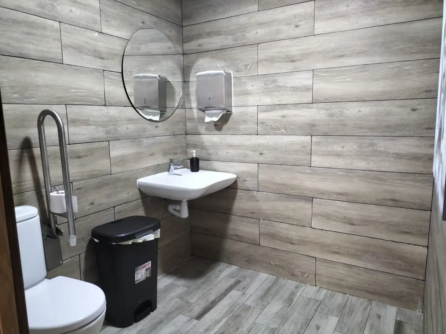 Badezimmer von Geschaftsraum zur Miete in Antequera mit Klimaanlage