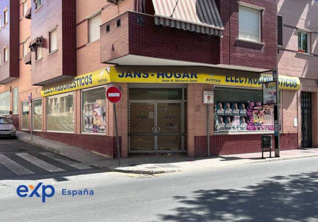Local comercial en Venta en Calle Julio Burell, 67 en San Gonzalo