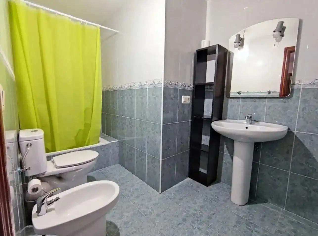 Bany de Apartament de lloguer en Verín amb Moblat