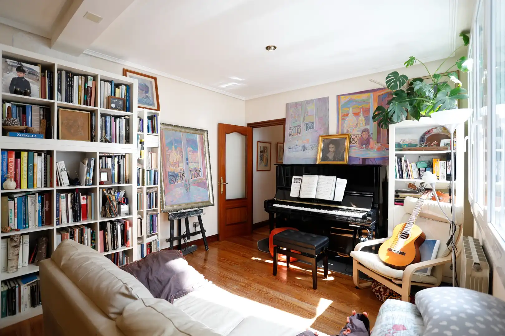 Living room of Flat for sale in Bilbao   with Furnished