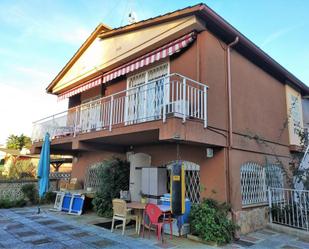 Vista exterior de Casa o xalet en venda en  Barcelona Capital amb Terrassa, Piscina i Balcó