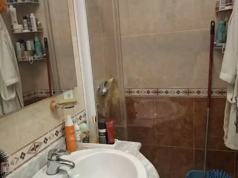 Baño de Piso en venta en Brozas con Aire acondicionado y Amueblado