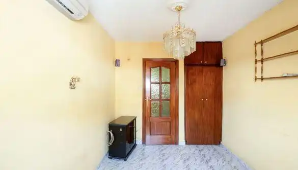 Habitación de Piso en venta en Granada con Calefacción, Terraza y Balcón