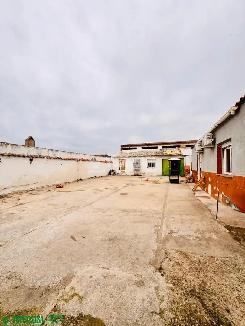 Casa adosada en venta en Burujón con Calefacción