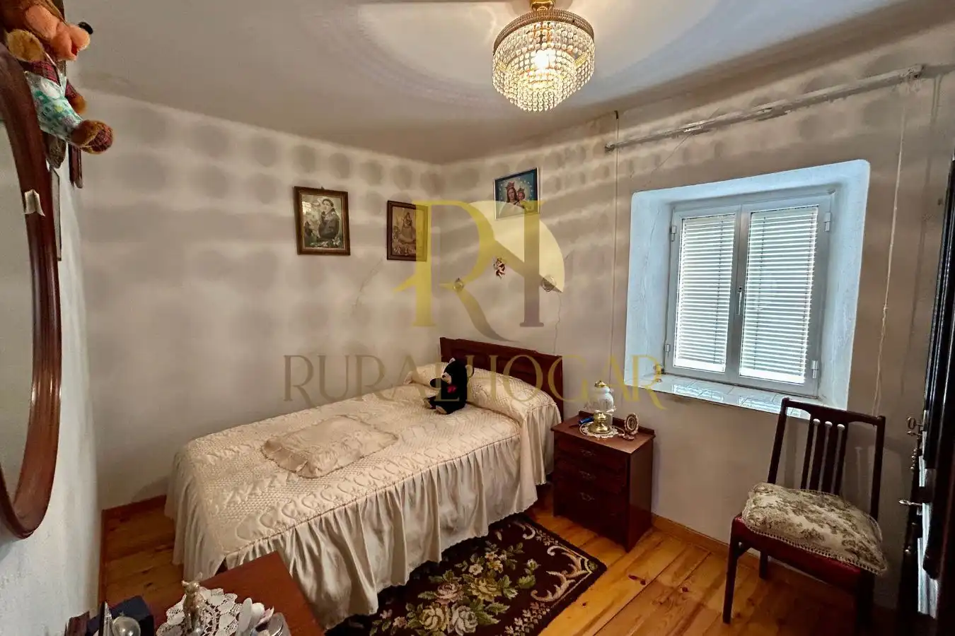 Bedroom of Houses for sale in Cármenes