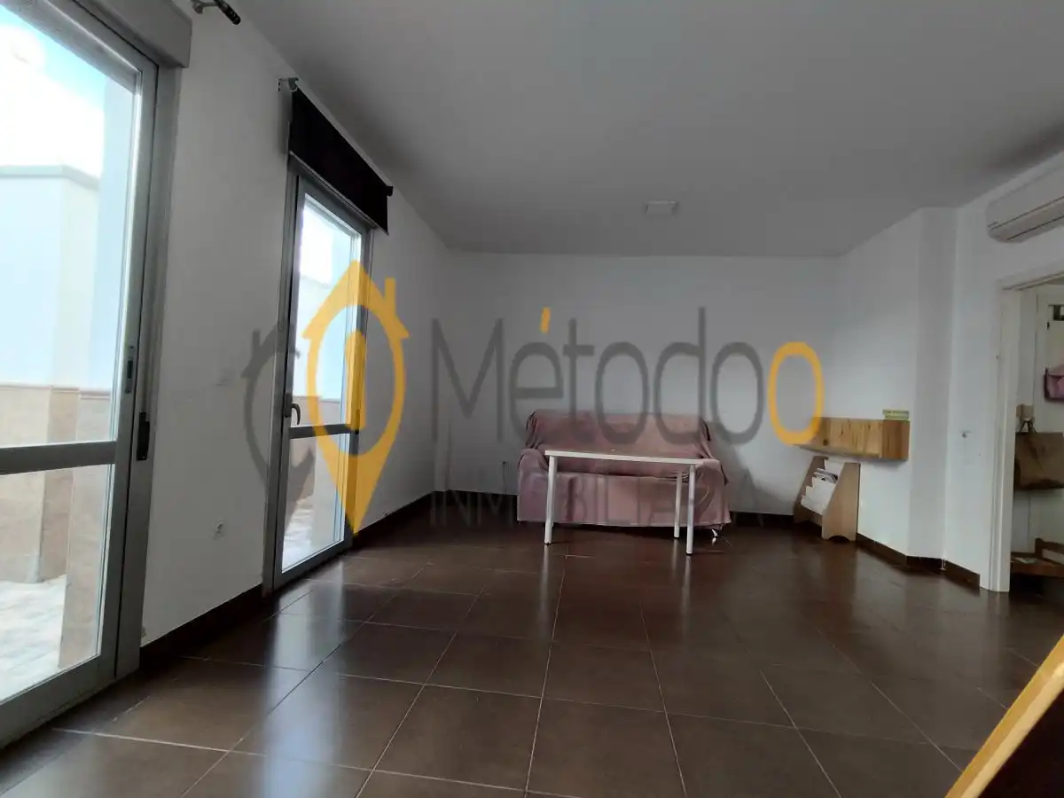 Sala de estar de Casa adosada en venta en La Rinconada con Terraza y Trastero