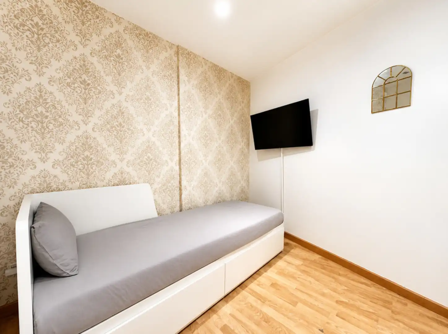Bedroom of Attic for sale in Barcelona  with Air Conditioner, Terrace and Oven