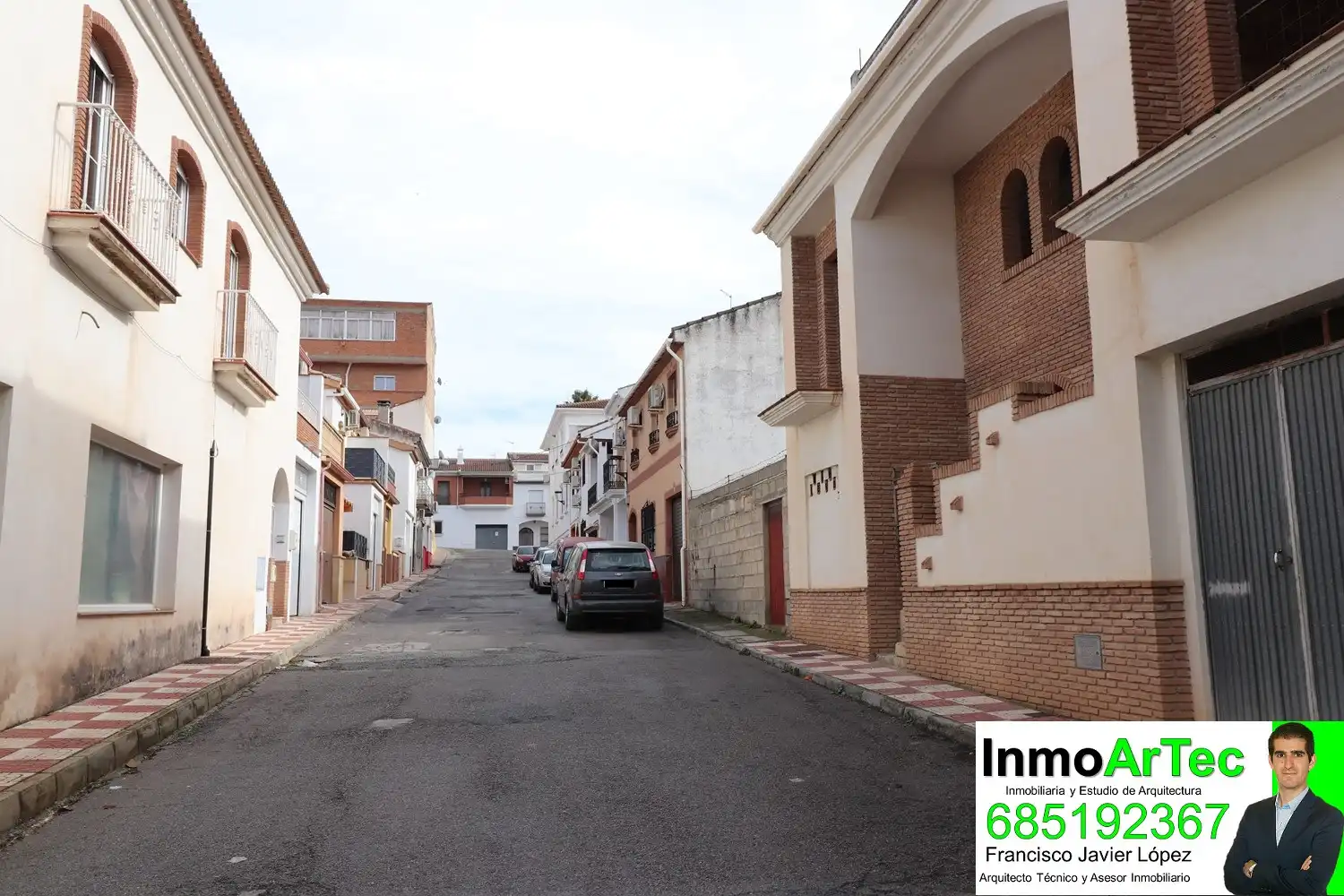 Vista exterior de Casa o xalet en venda en Íllora amb Jardí privat, Terrassa i Balcó