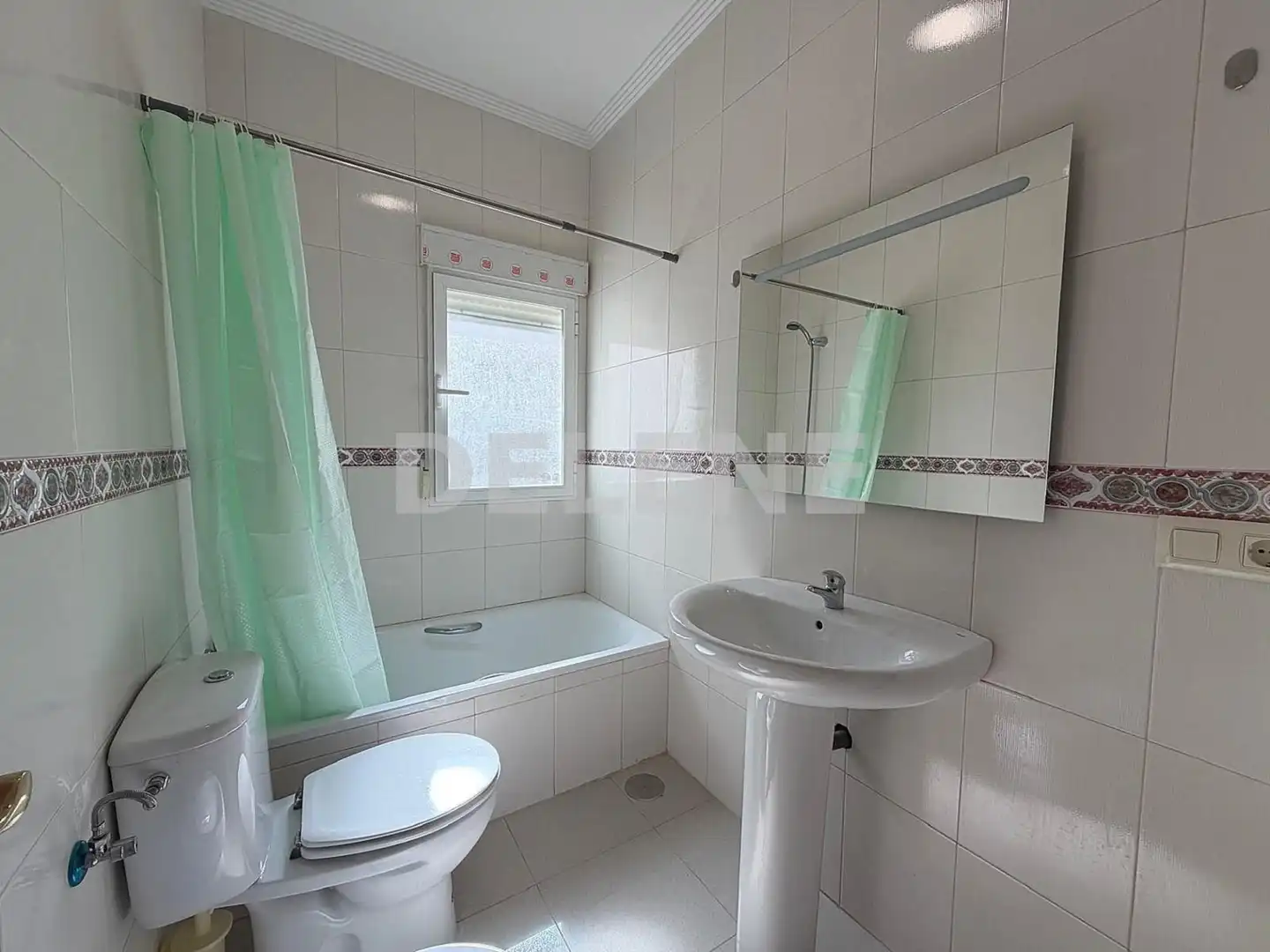 Baño de Ático en venta en Hellín con Terraza y Amueblado