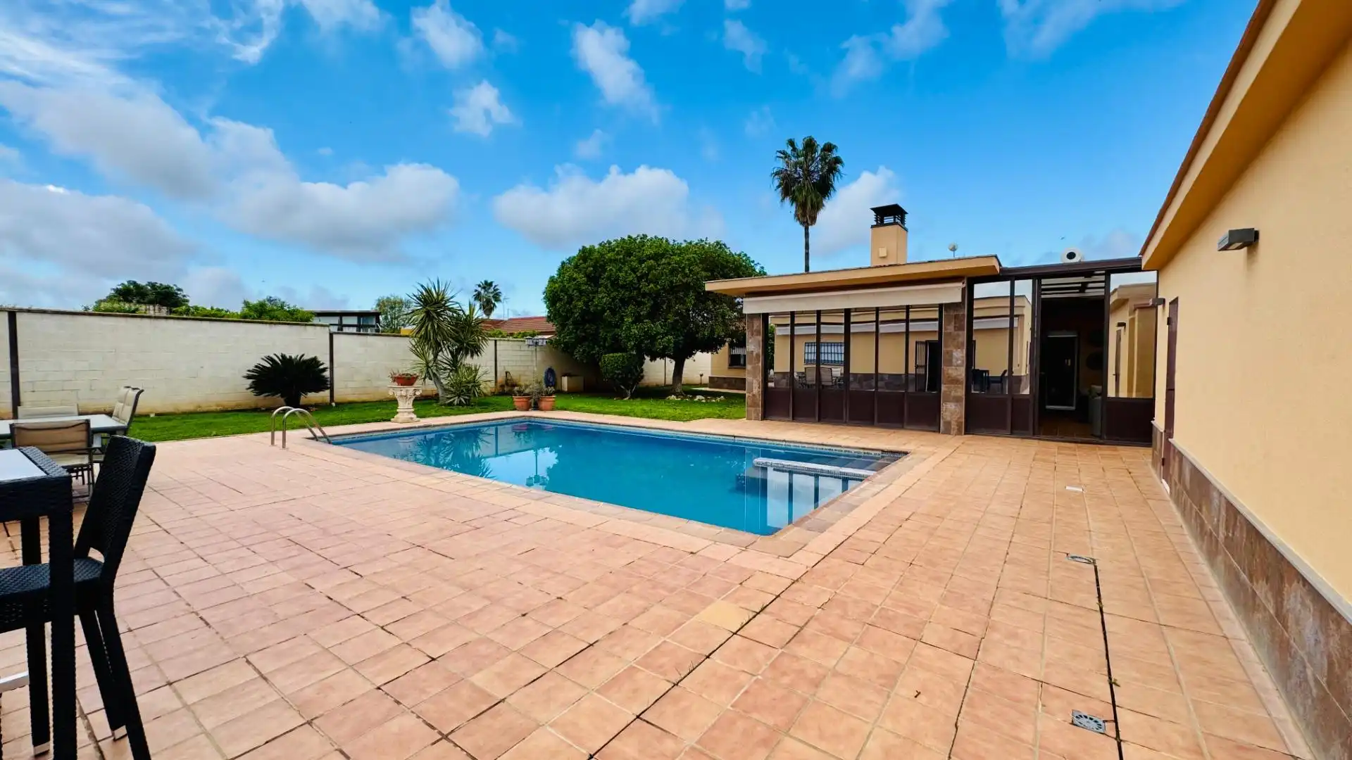 Piscina de Casa o xalet en venda en Alcalá de Guadaira amb Aire condicionat, Jardí privat i Terrassa